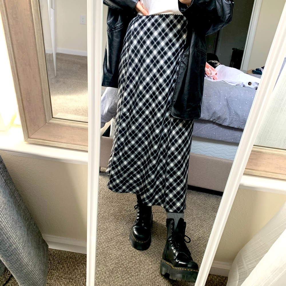 ❌SOLD❌ gingham Black/White Skirt with Elastic Band - Picture 1 of 8